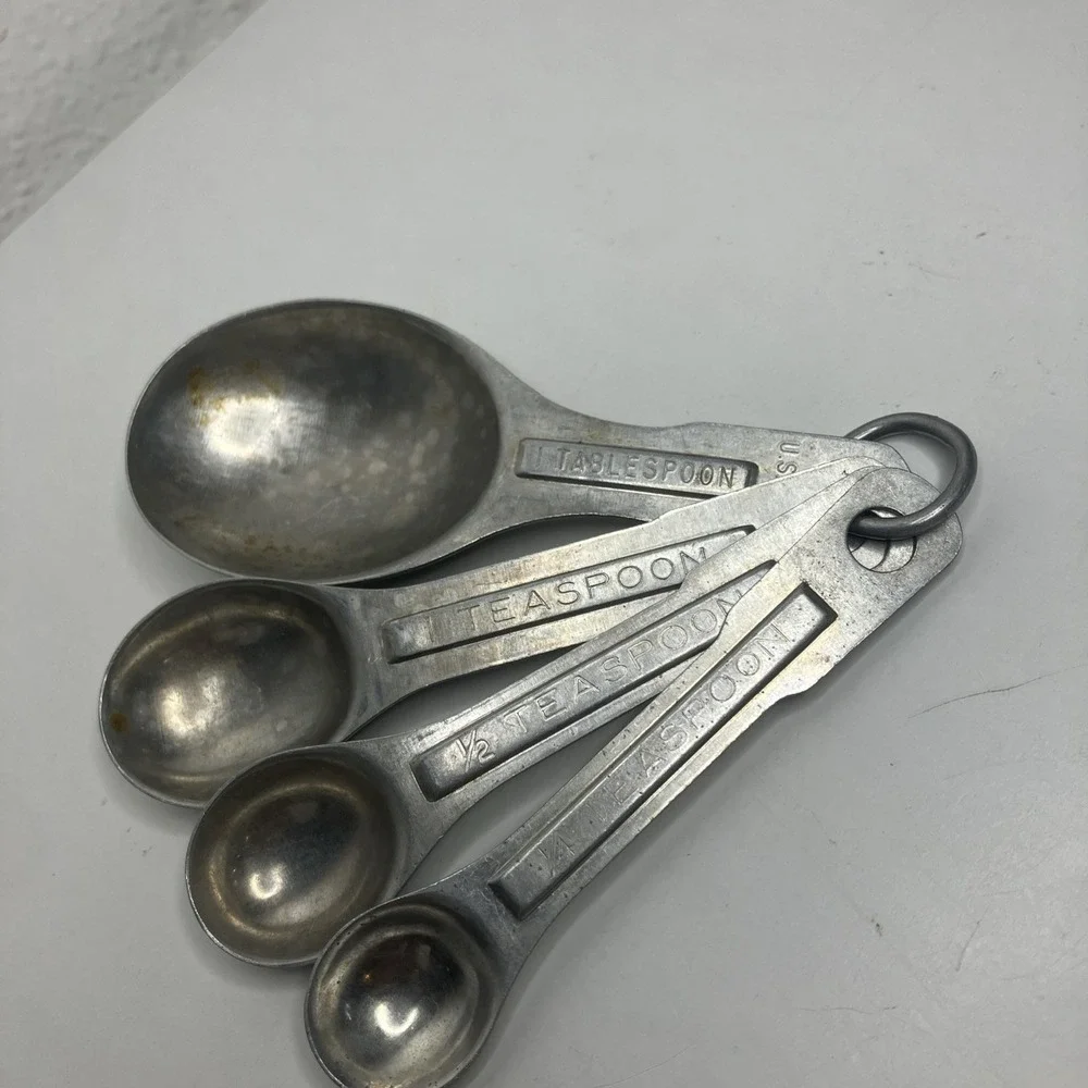 Vintage US Std Aluminum Measuring Spoons Oval 4pc On Ring Farmhouse Rustic MCM